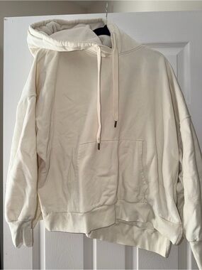 American Eagle Outfitters Cream Plush Hoodie
